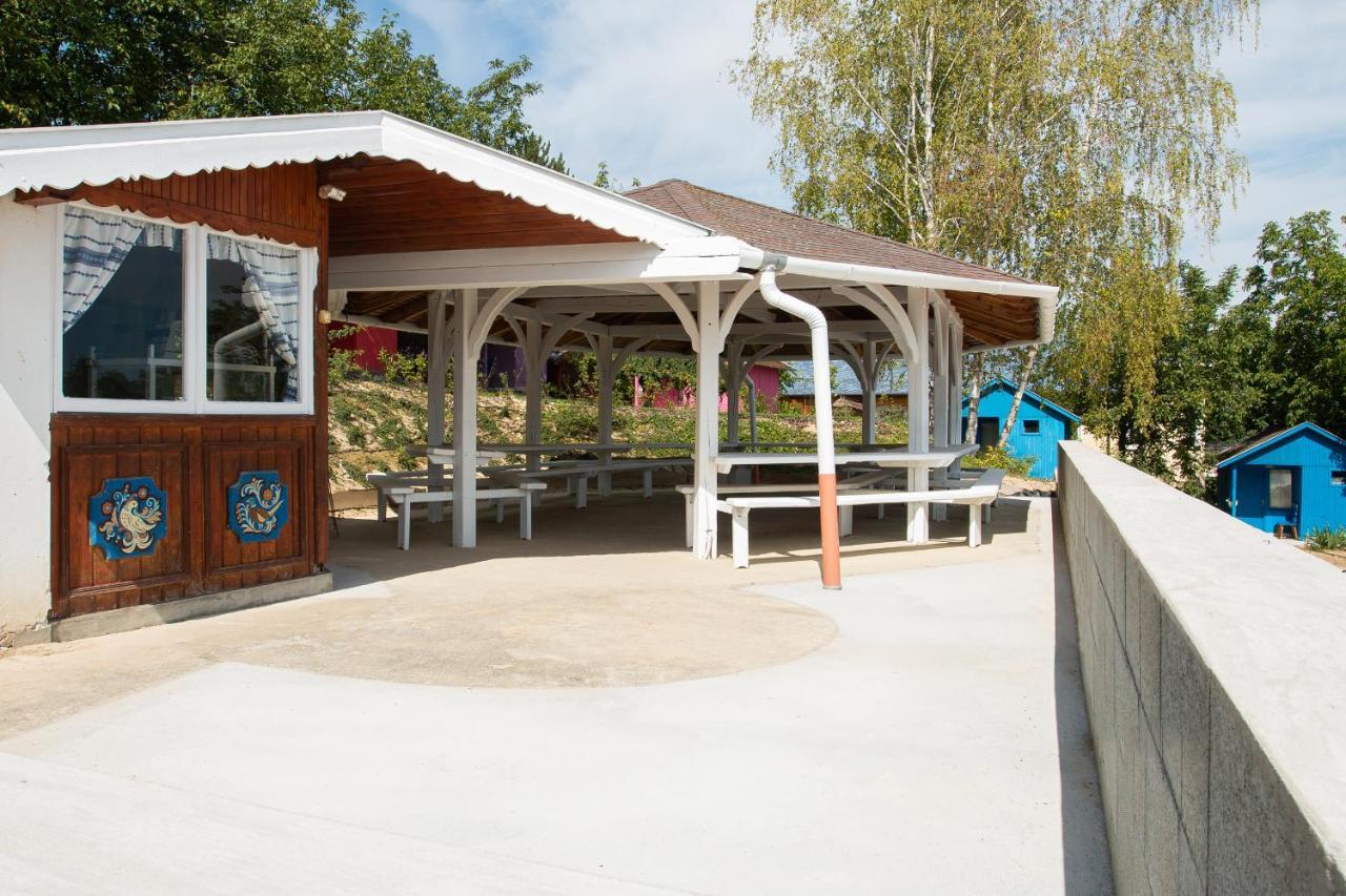 Panoráma Birtok - Wellness Panzió, Konferencia és Rendezvényközpont Acomodação com café da manhã Győrújbarát Exterior foto