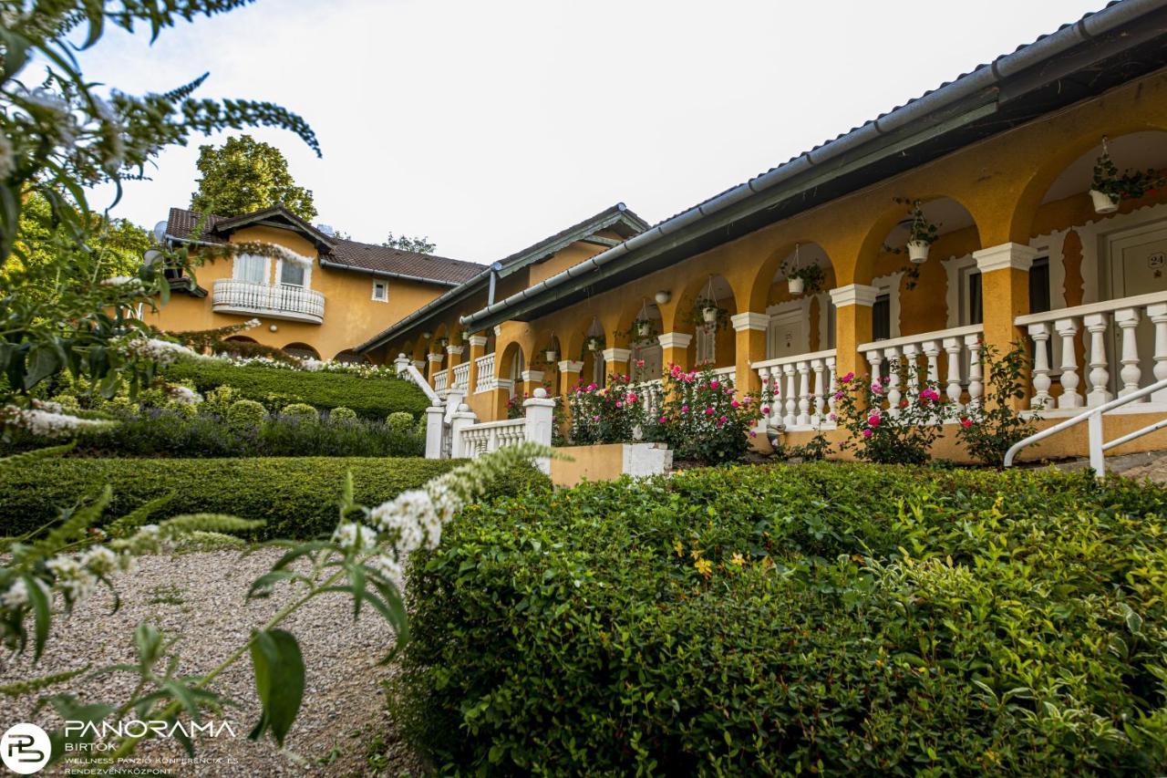 Panoráma Birtok - Wellness Panzió, Konferencia és Rendezvényközpont Acomodação com café da manhã Győrújbarát Exterior foto