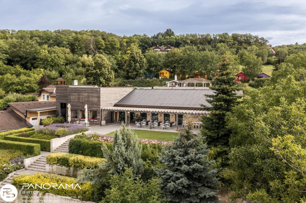 Panoráma Birtok - Wellness Panzió, Konferencia és Rendezvényközpont Acomodação com café da manhã Győrújbarát Exterior foto