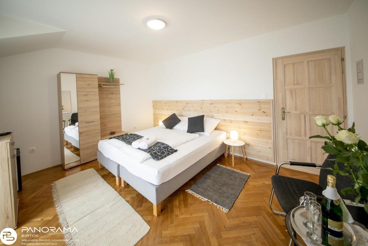 Panoráma Birtok - Wellness Panzió, Konferencia és Rendezvényközpont Acomodação com café da manhã Győrújbarát Exterior foto